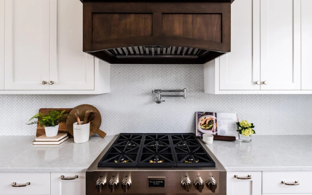 Choosing the Right Wood for Your Kitchen Cabinets